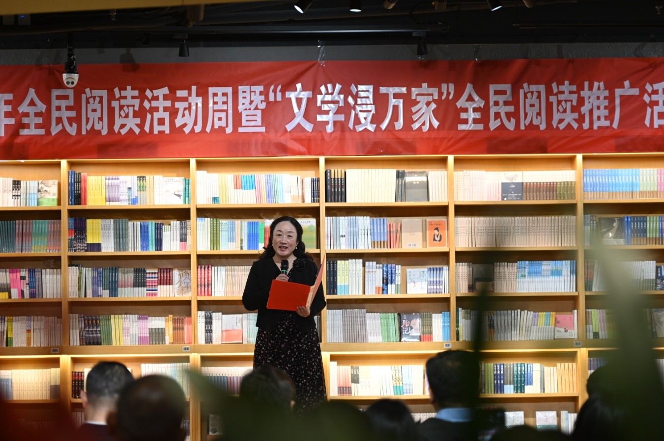 诗歌朗诵《最爱一座城》/作者、朗诵:王小玲
