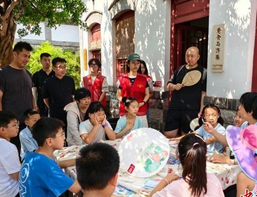 “跟着作家去旅行” 中国暑期游渐兴多元文化路径