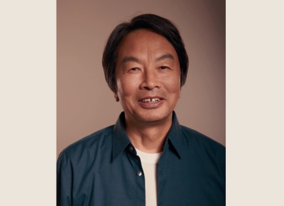 刘震云：玩笑为什么是咸的呢？这本书里，是一个玩笑引起的，但比玩笑要严肃的多的一种困境……[详细]